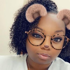 Meet your Posher, Ebony